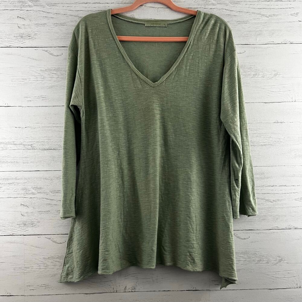 Cut Loose Green 3/4 Sleeve Lightweight V Neck Top Size M